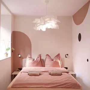 Energetic In Center! Apartament